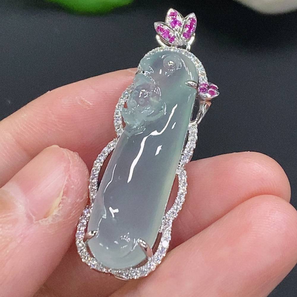 HUILIU HQ jadeite pendant with 18K gold setting, showcasing a smooth green jade stone accented by small diamonds, weighing about 7.5g
