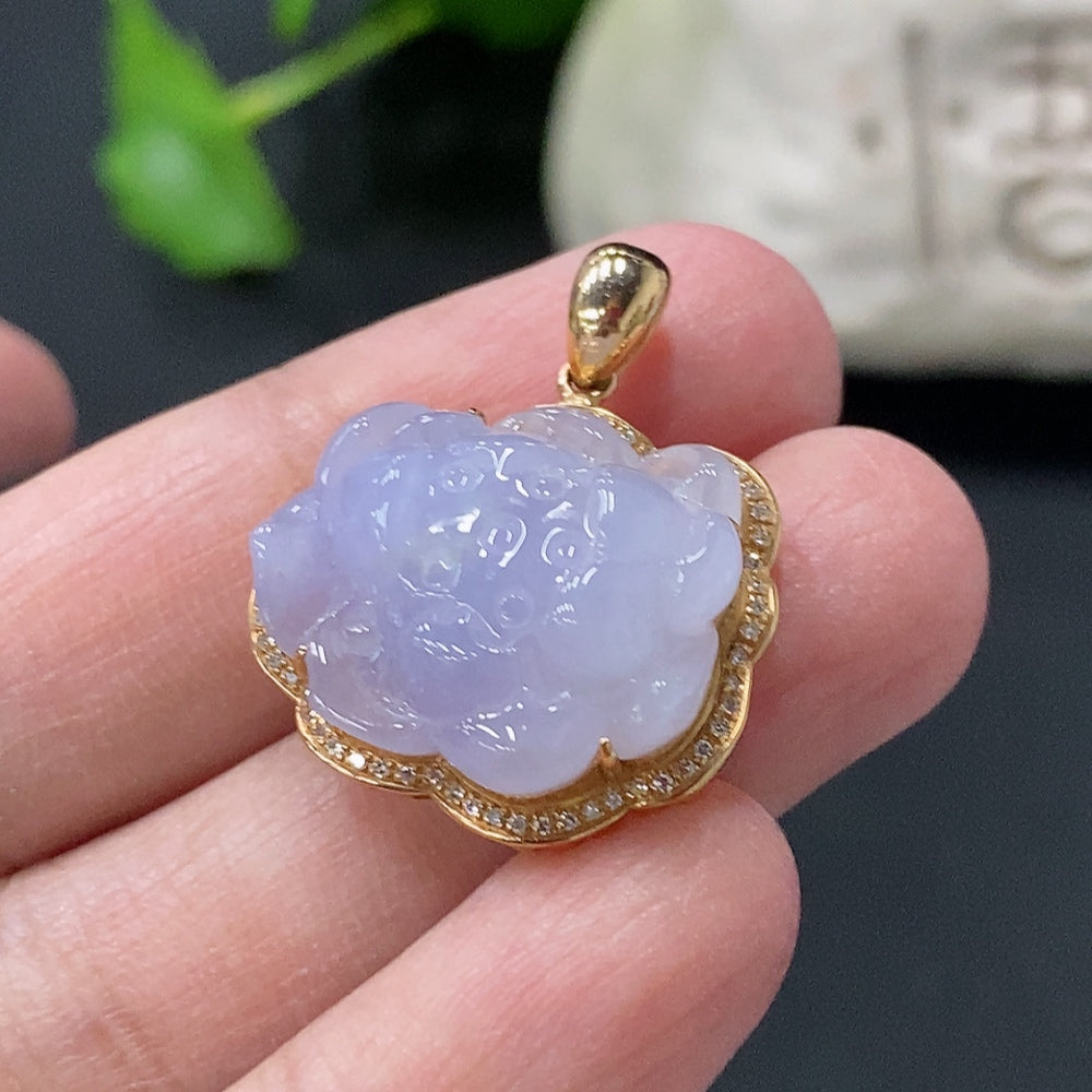 Jadeite Lotus Inlaid Pendant Set with Diamonds . | Huiliu Certified