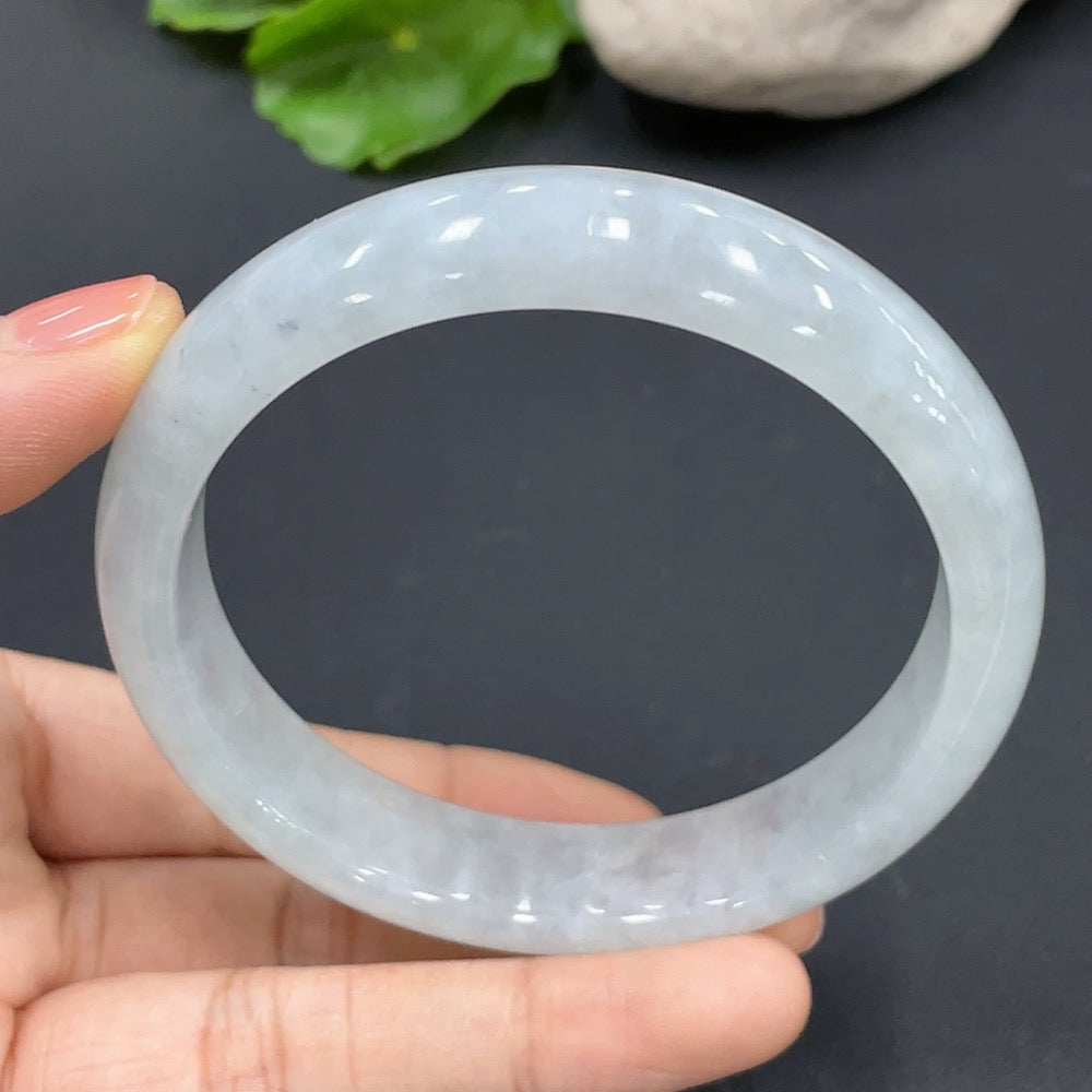 Pulsera redonda de jadeíta tamaño 57.7 peso total 51.634g