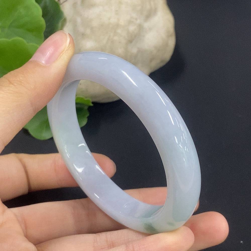 Huiliu certified jadeite round bracelet with smooth polished surface, showcasing elegant green jade beads.