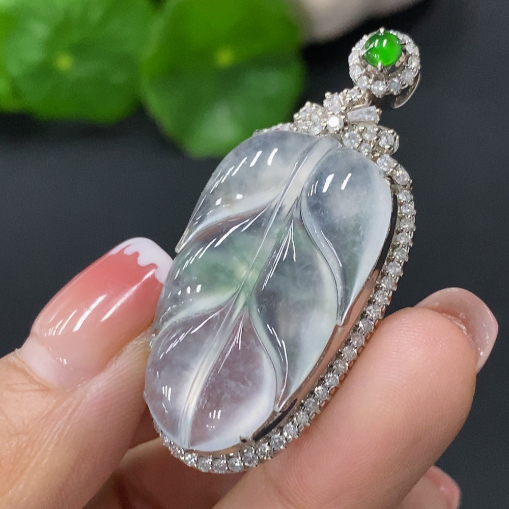 Jadeite Inlaid Leaf Pendant 18k Total Weight Approx.8.84g