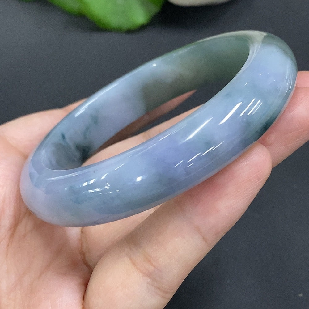 Jadeite round bracelet, circumference 56.5, total weight 63.795g