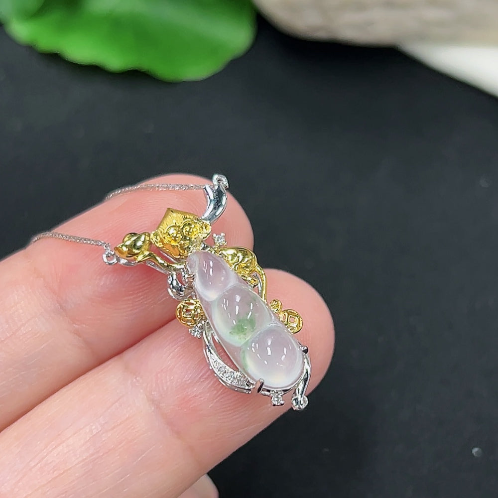 Jadeite Pendant Set in 18K Gold (with Diamond Accents) (Including Chain Weight)