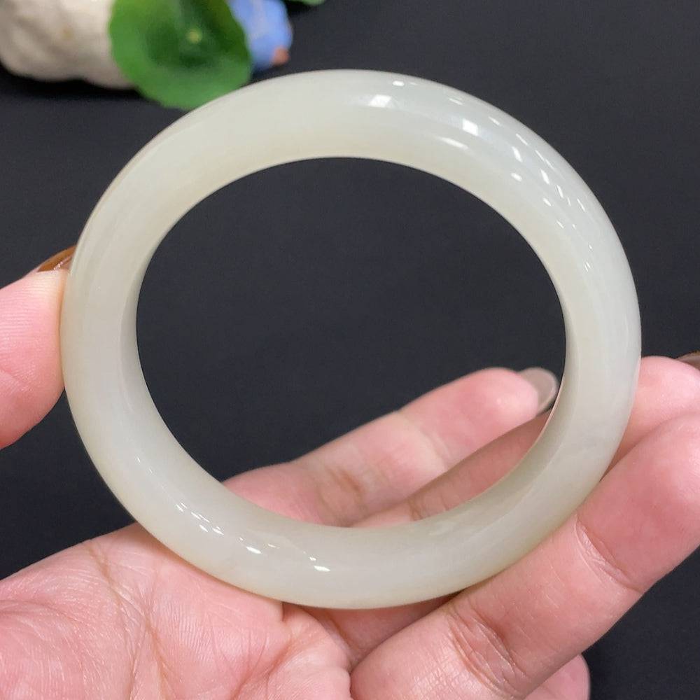 HUILIU HQ Hetian jade round bracelet, size 58.7, weighing approx. 61.2g, showcasing smooth, polished green jade beads.