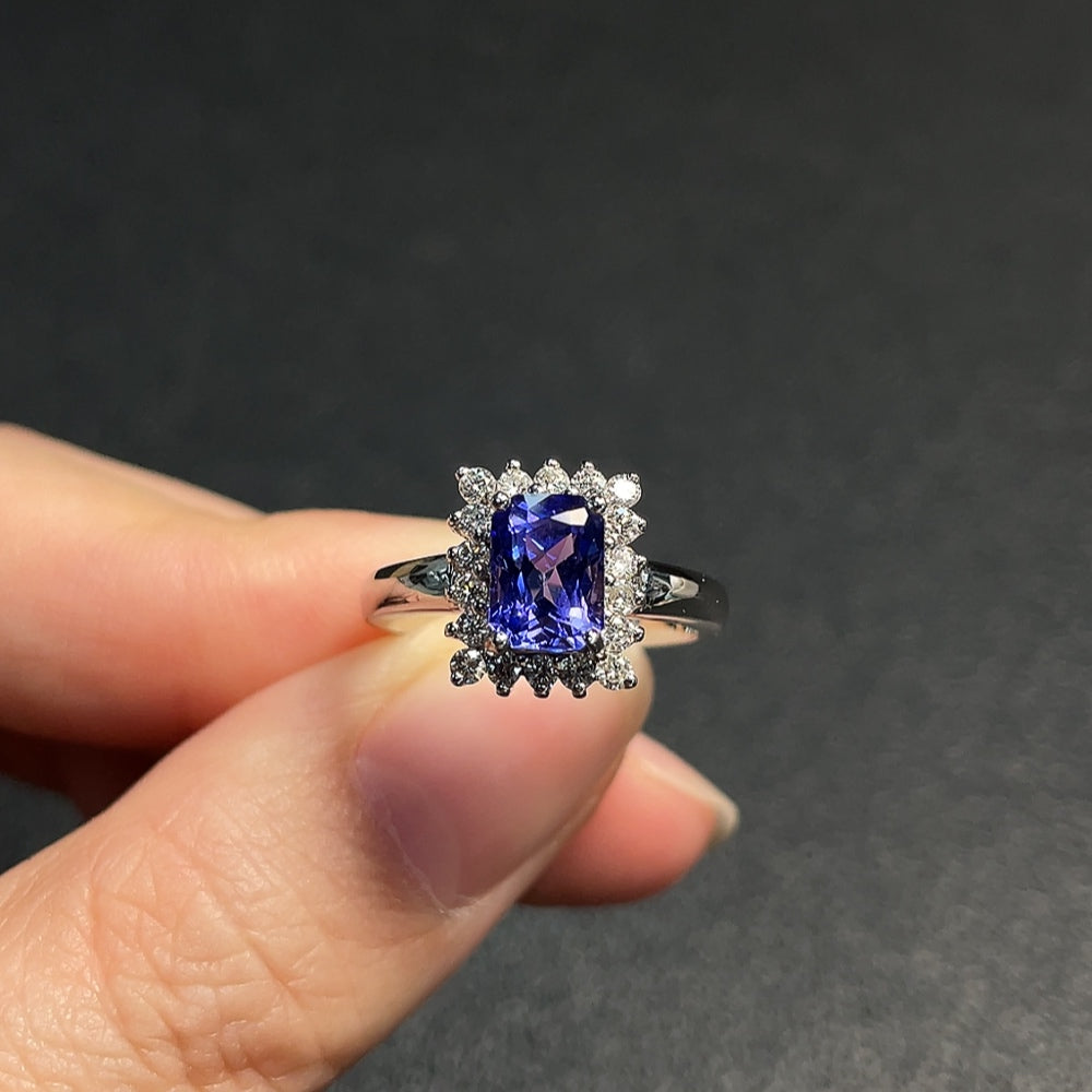 ダイヤモンドアクセント付き18Kタンザナイトリング、総重量約4.26g、サイズ11