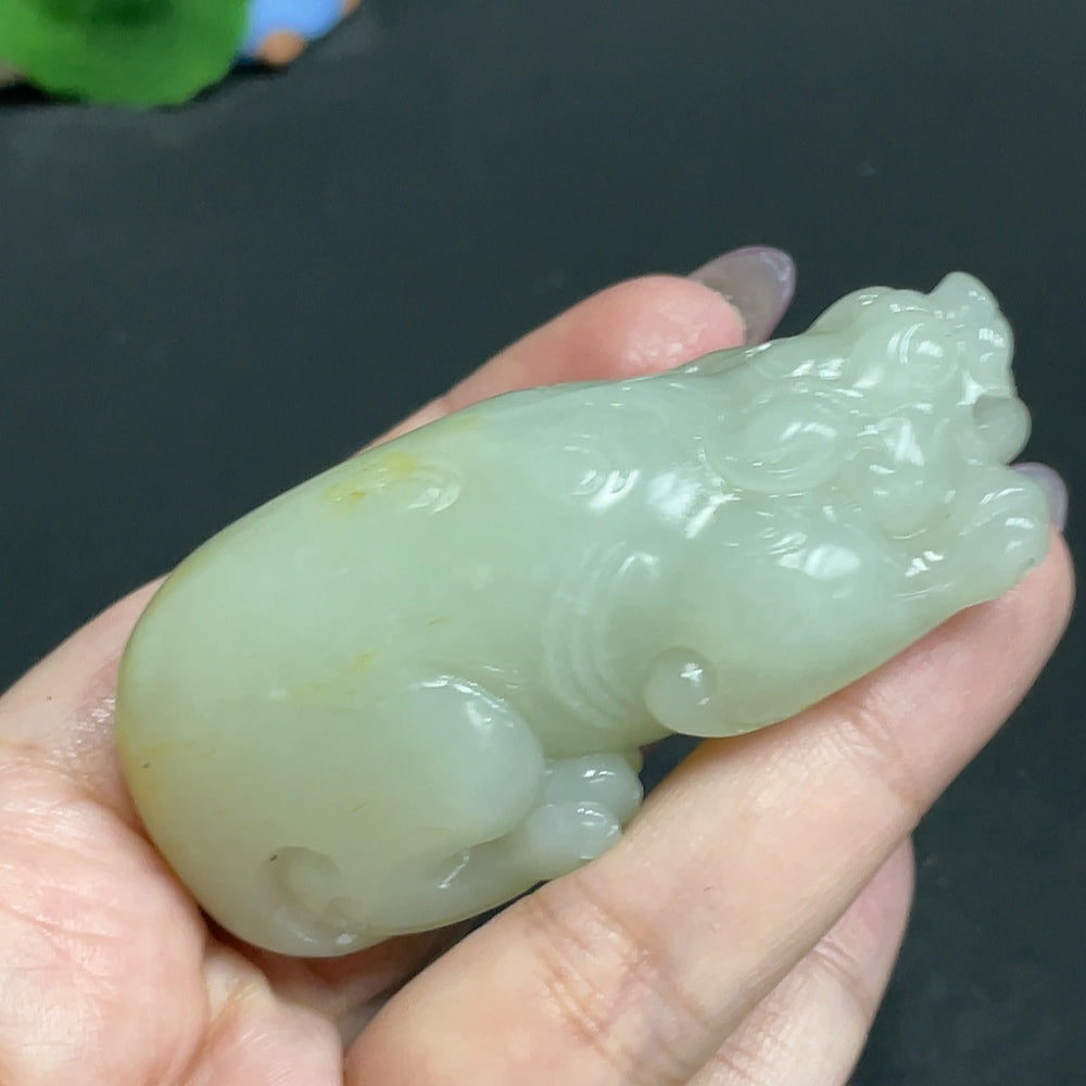 Hetian Jade Pendant - Auspicious Beast - Total weight approximately 95.9g - Undetermined skin color origin