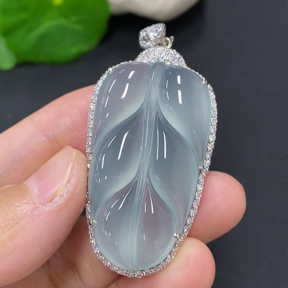 Jadeite Leaf Inlaid Pendant 18K Gold (With Diamond Accents)