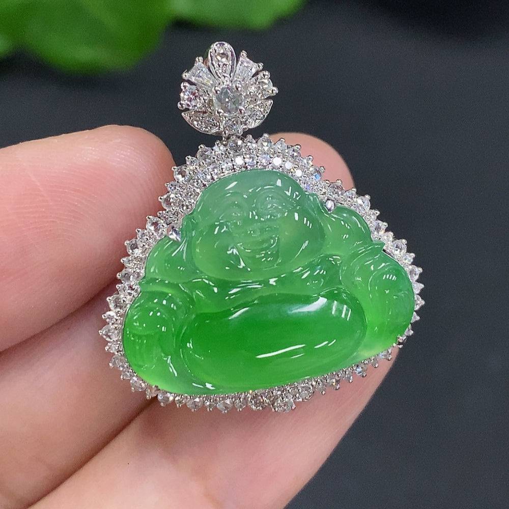 Jadeite Buddha pendant with 18K gold setting and diamond accents, weighing approximately 7.2g, crafted by HUILIU HQ.