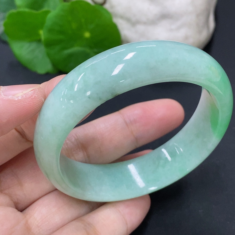 Jadeite Oval Bangle