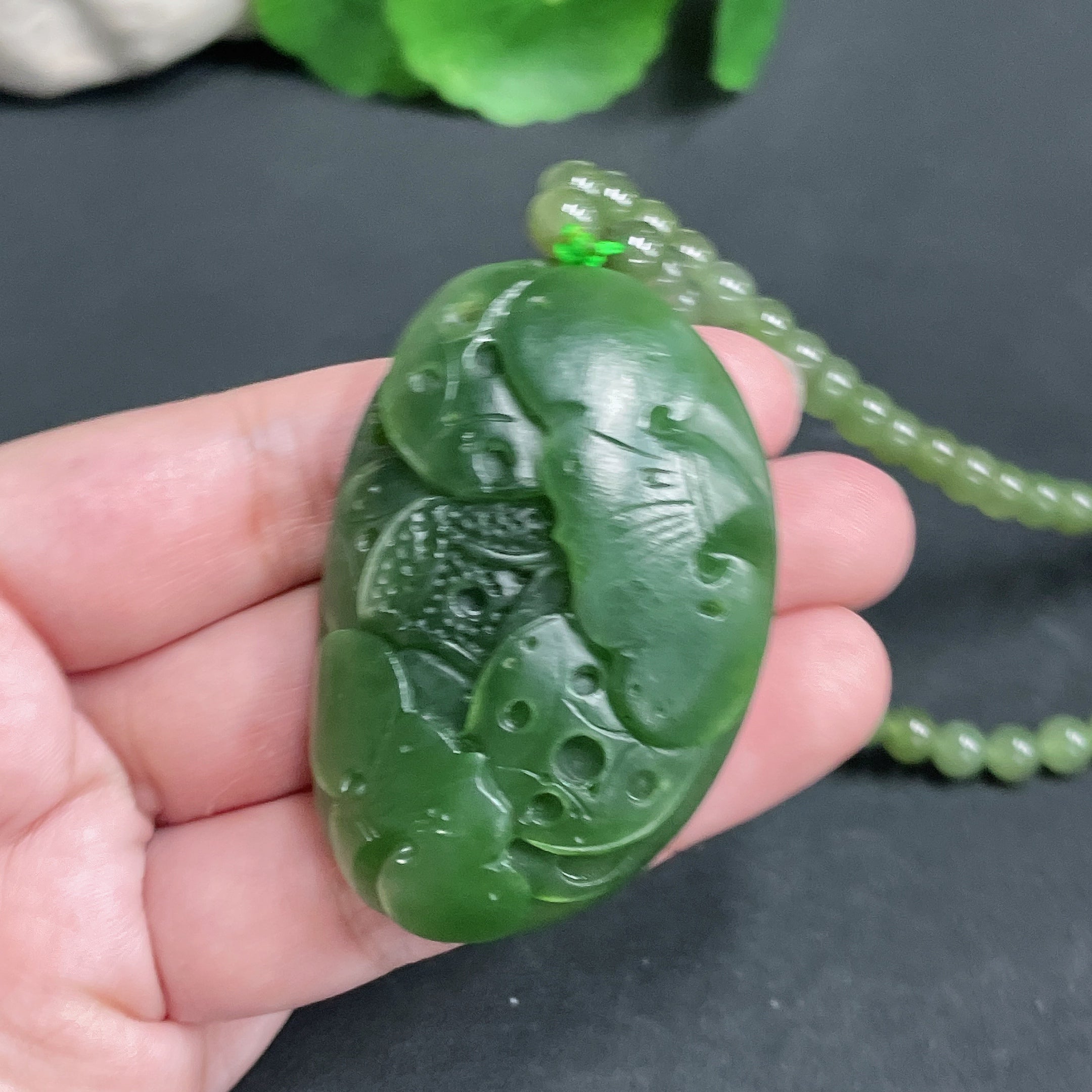 Hetian Jade Pendant 'Flowers Blossom and Wealth Abounds' with chain, total weight 82.71g