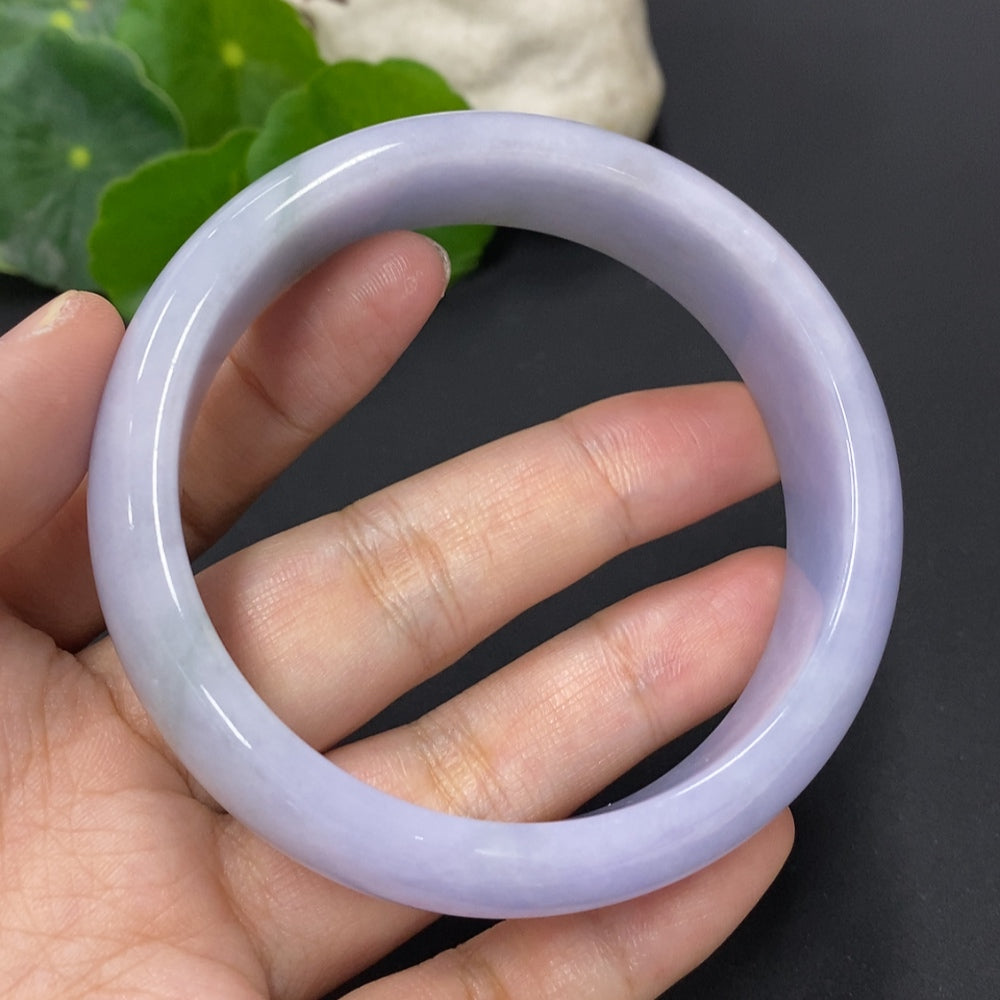 Jadeite round bangle with size 60.2 and weight 71.3g, showcasing smooth jade surface and polished finish, crafted by HKHQ.