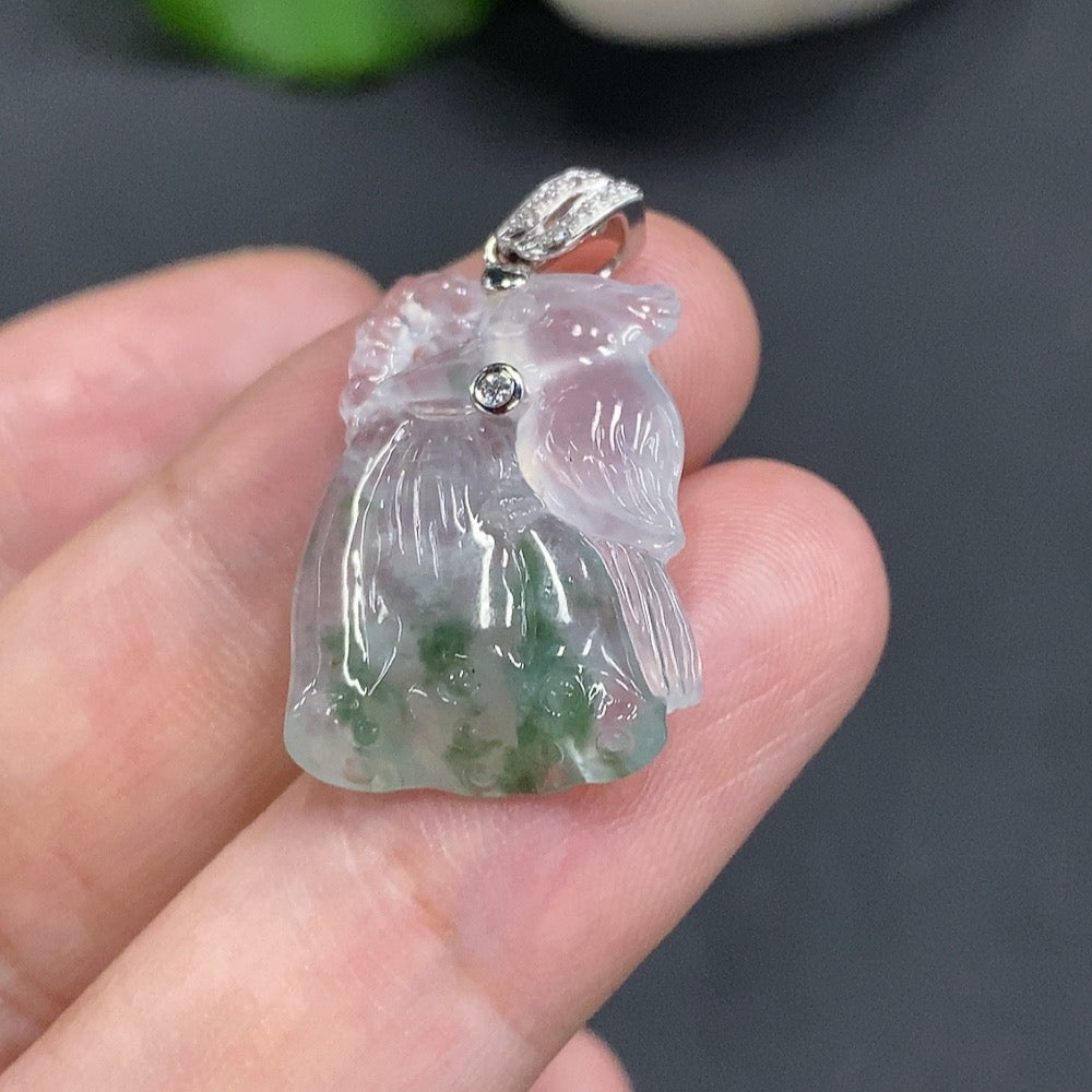 JadeiteLotus Pod Pendant with 18K Gold Clasp, Total Weight 3.027g