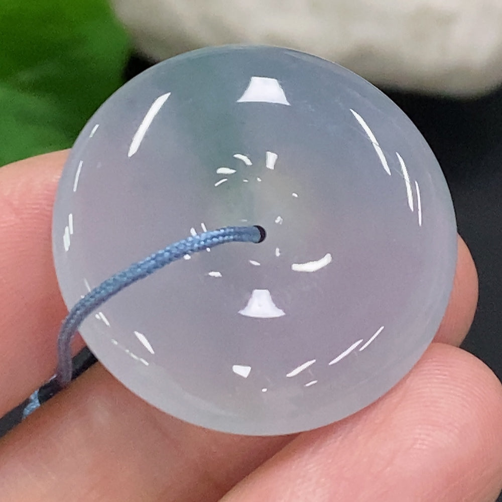 Colgante de seguridad de jadeíta, peso total aprox. 8.9g