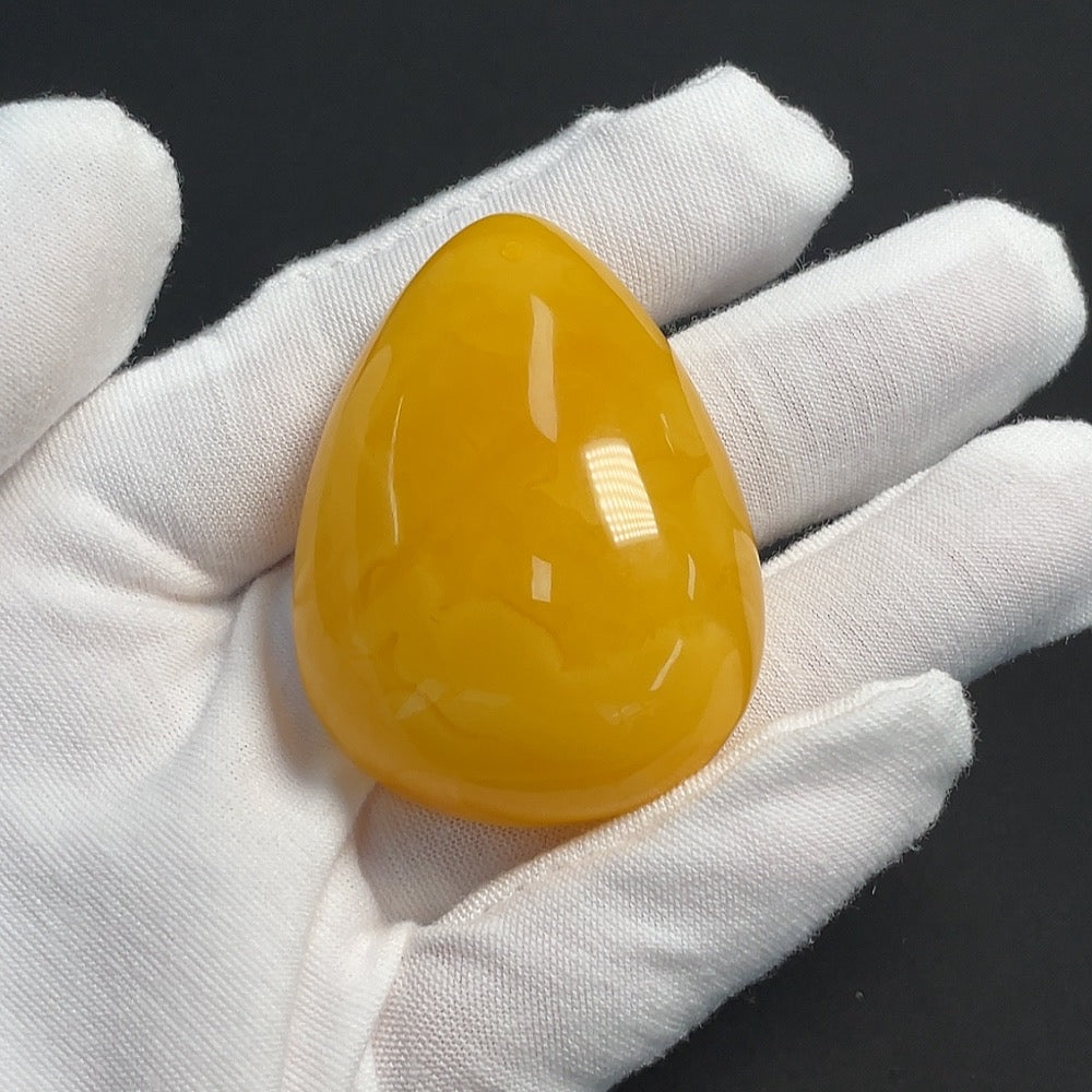 Amber Beeswax Pendant, Total Weight Approx. 19.14g