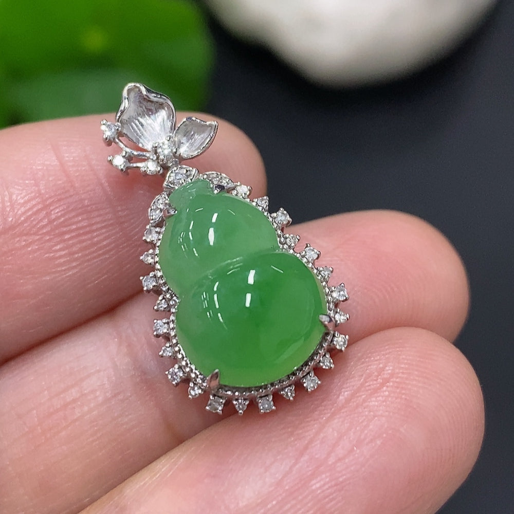 Jadeite Gourd Inlay Pendant 18K Gold Total Weight Approx. 2.7g (With Diamond Accents)
