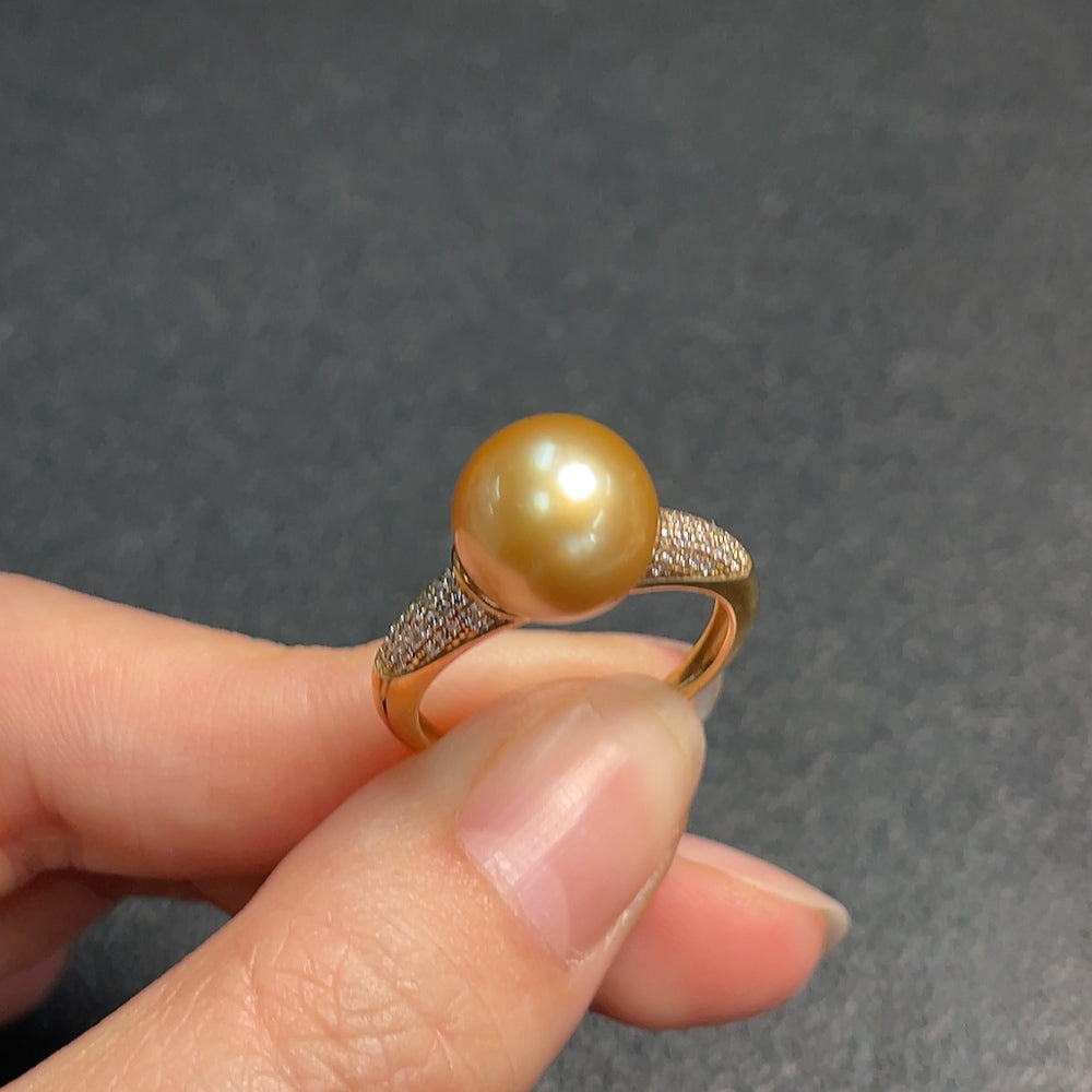 海水真珠リング、色の由来不明、58%金含有、ダイヤモンドなし、総重量約4.42g、サイズ10.7mm、サイズ18.5