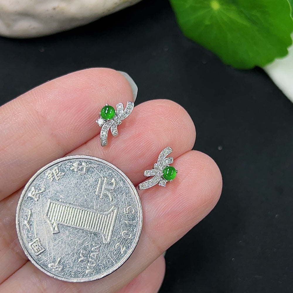 Jadeite inlaid earrings pair 18K gold total weight approx. 0.9g (with diamond accents)