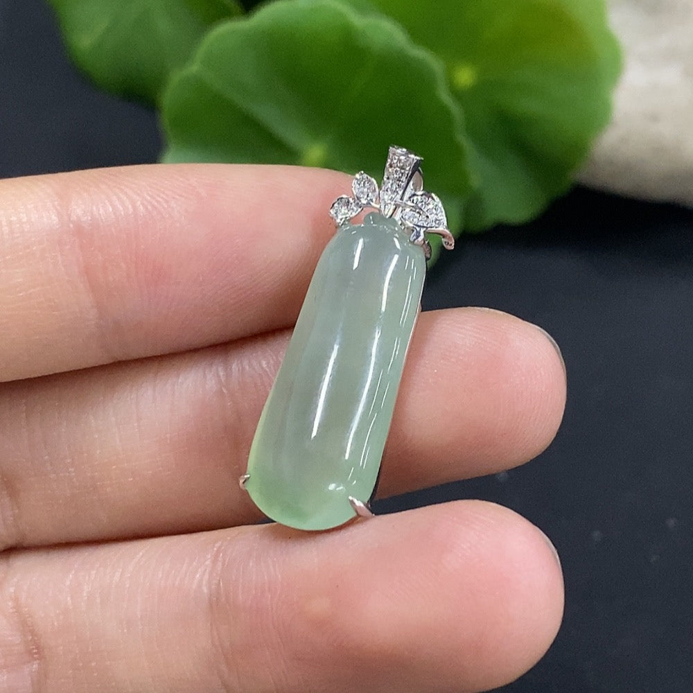 Jadeite Auspicious Gourd Pendant with and Diamond Accents, Approximately | Huiliu Certified
