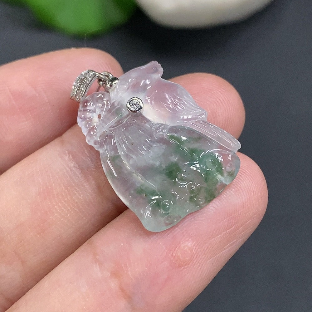 JadeiteLotus Pod Pendant with 18K Gold Clasp, Total Weight 3.027g