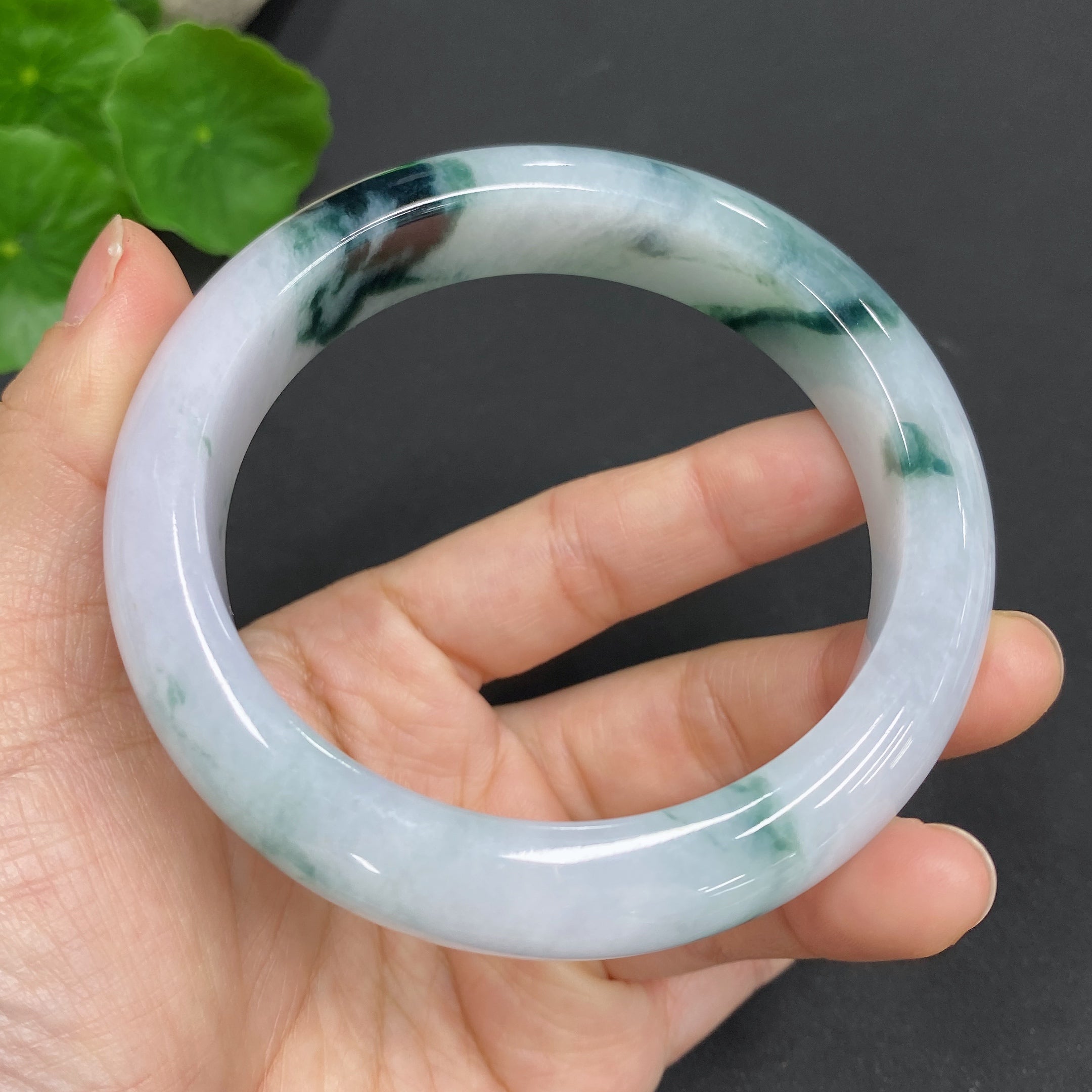 Jadeite Round Bangle Size 61.7 Total Weight 79.687g