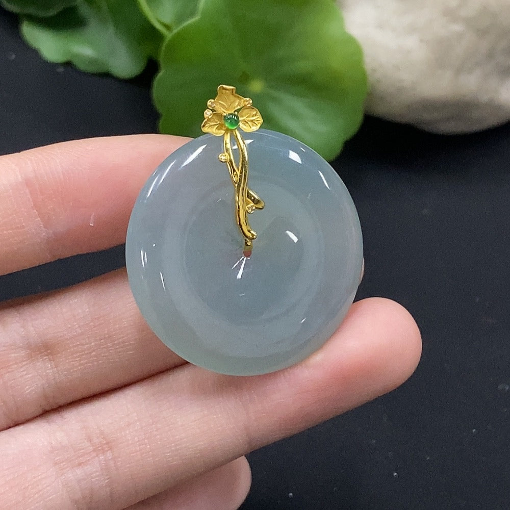 Jadeite Safety Buckle Pendant with 18K Gold and Diamond Accents, Total Weight Approximately 11.4g