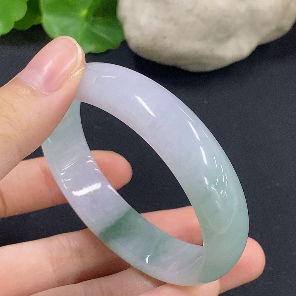 Jadeite Concubine bracelet in size 55/48.3, weighing approx. 42.13g, featuring smooth jadeite jade stones, crafted by HKHQ.