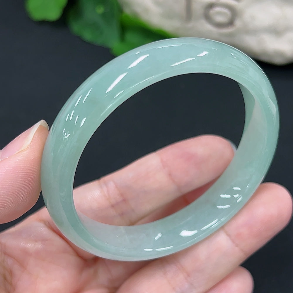 Jadeite Round Bangle