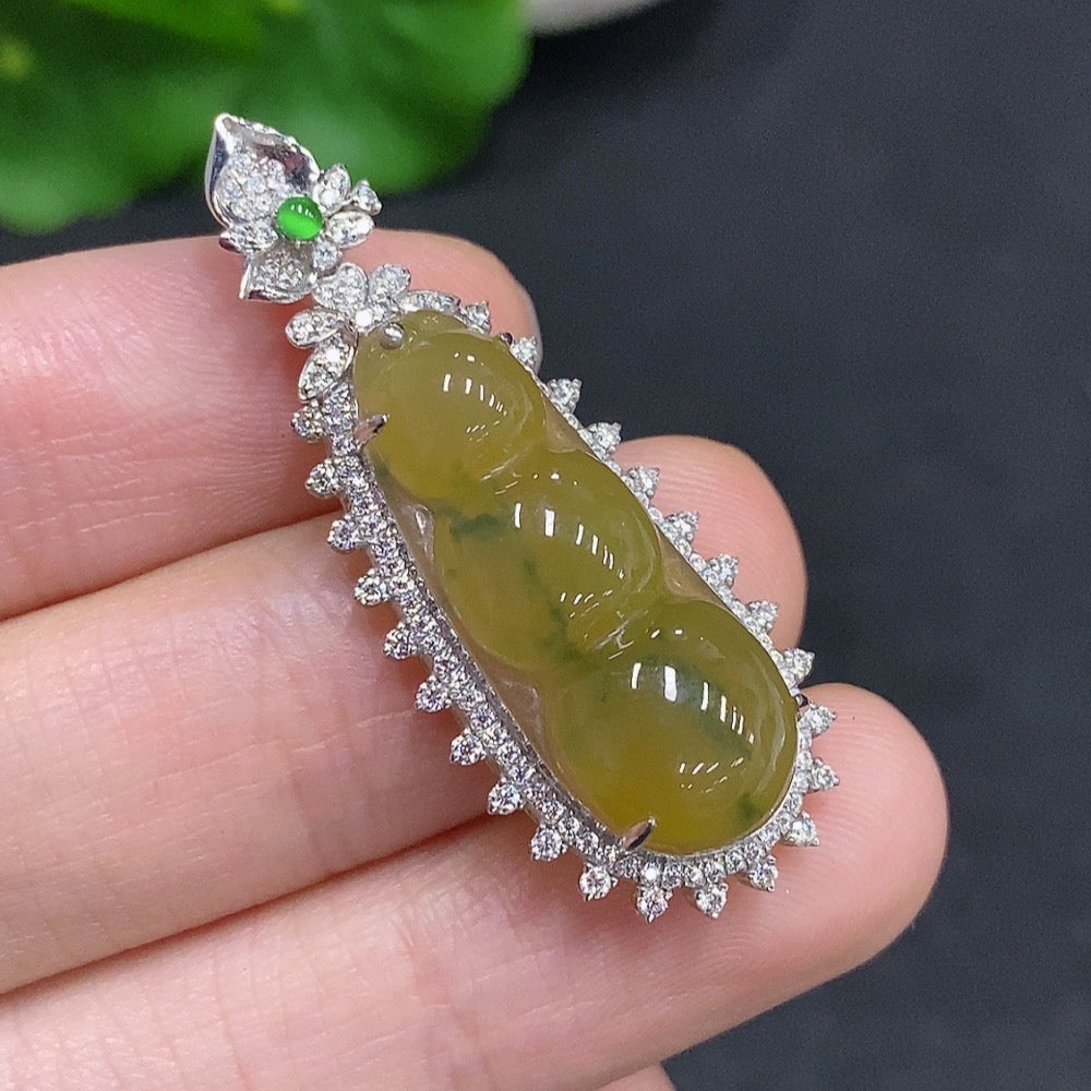 Jadeite Lucky Bean Pendant 18k Gold Total Weight Approx. 3.7g Color Origin Undetermined
