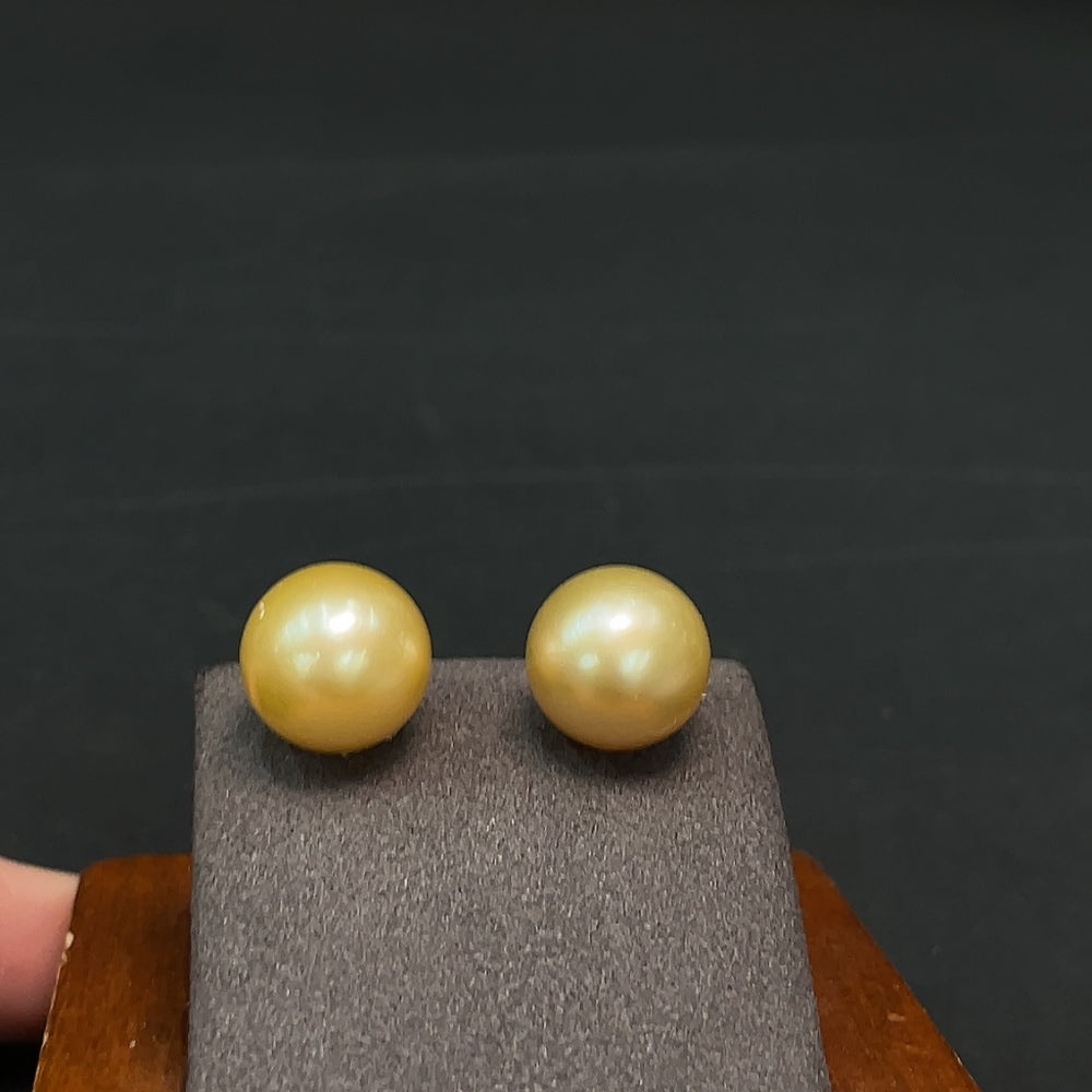 18K Gold Sea Pearl Earrings Approx. 4.56g 11.5mm