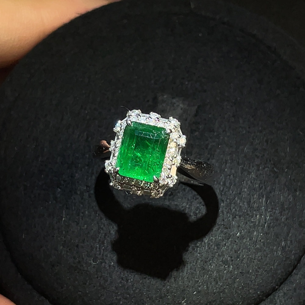 Emerald Ring 18K Gold Clarity Enhanced with Diamond Accents Total Weight Approx. 4.43g Size 13