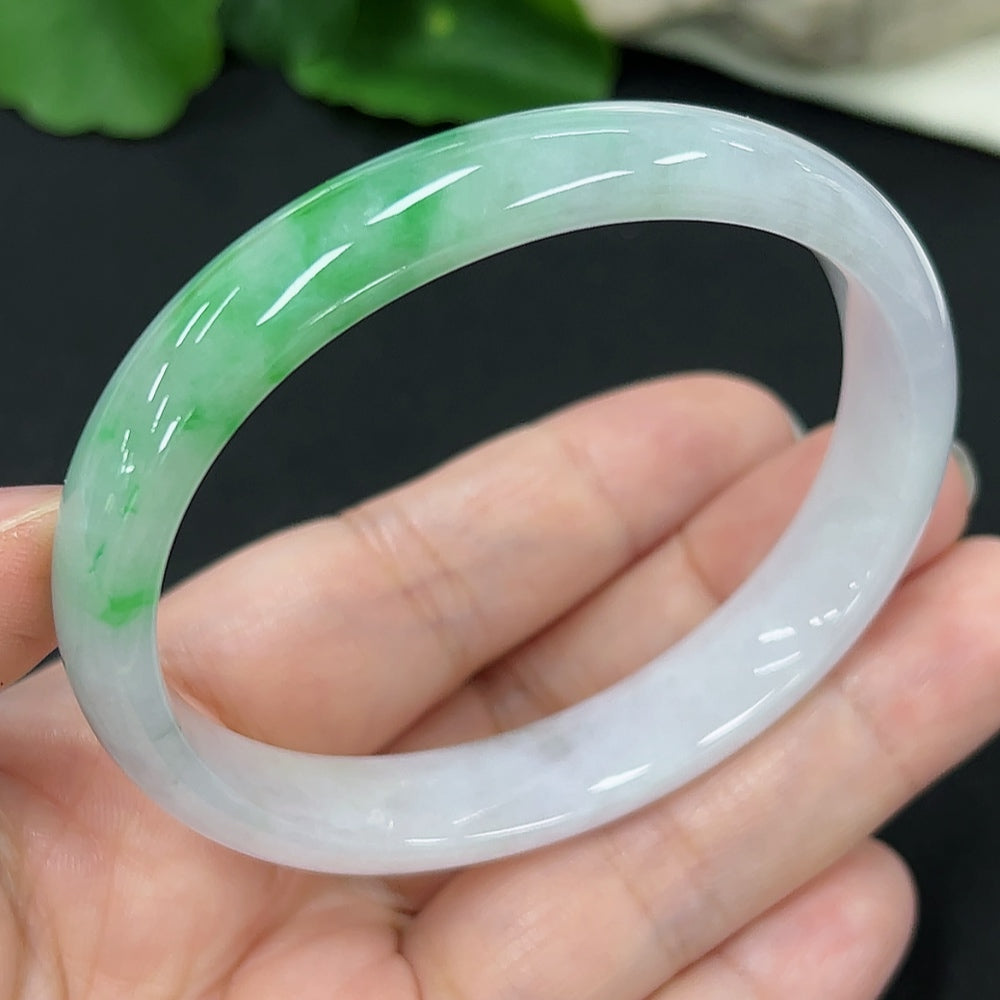 HKHQ jadeite concubine bracelet with adjustable size, featuring smooth green jadeite beads, total weight 33.8g.