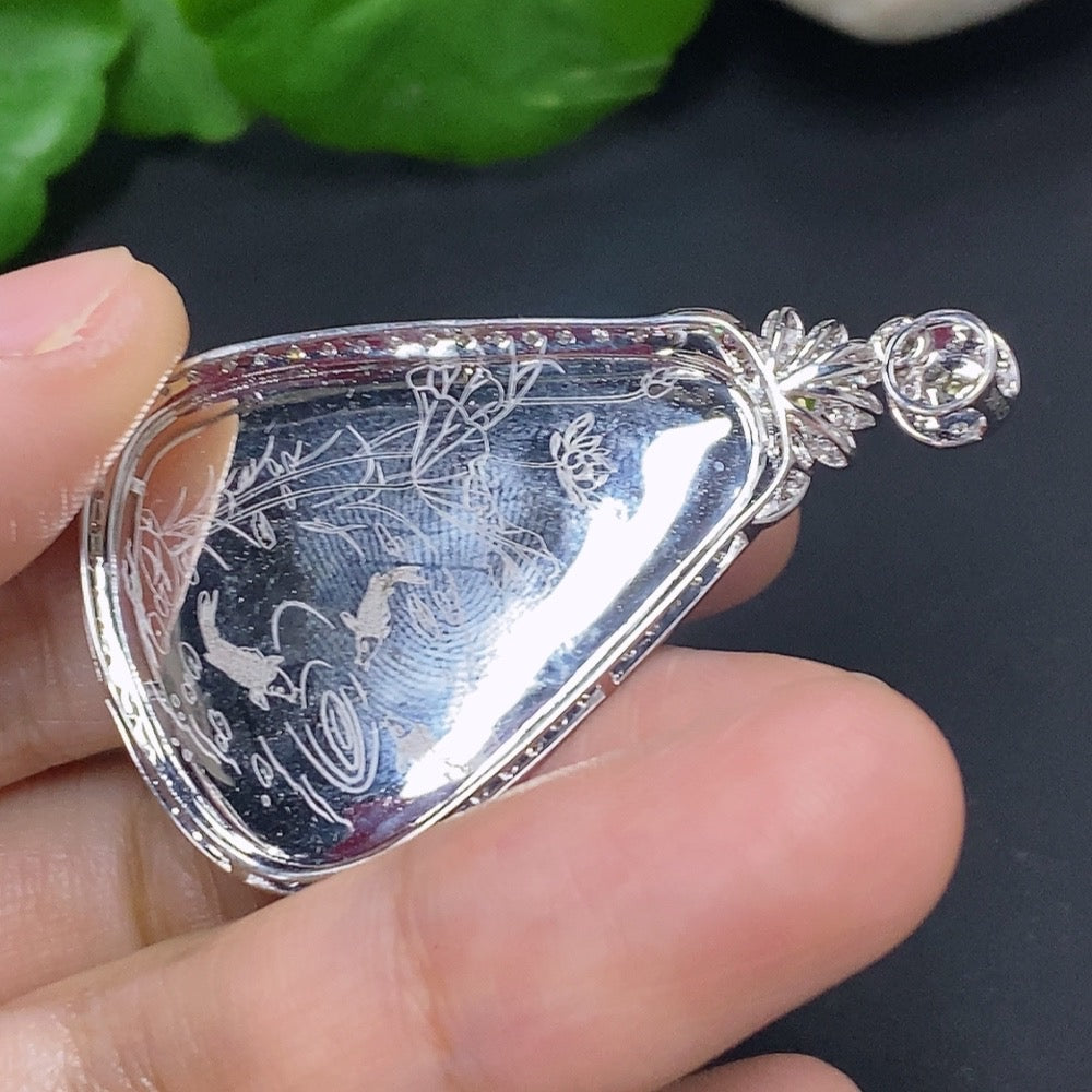 Jadeite Landscape Pendant with 18k Gold, Total Weight Approx. 6.9g, Set with Colorless Diamonds