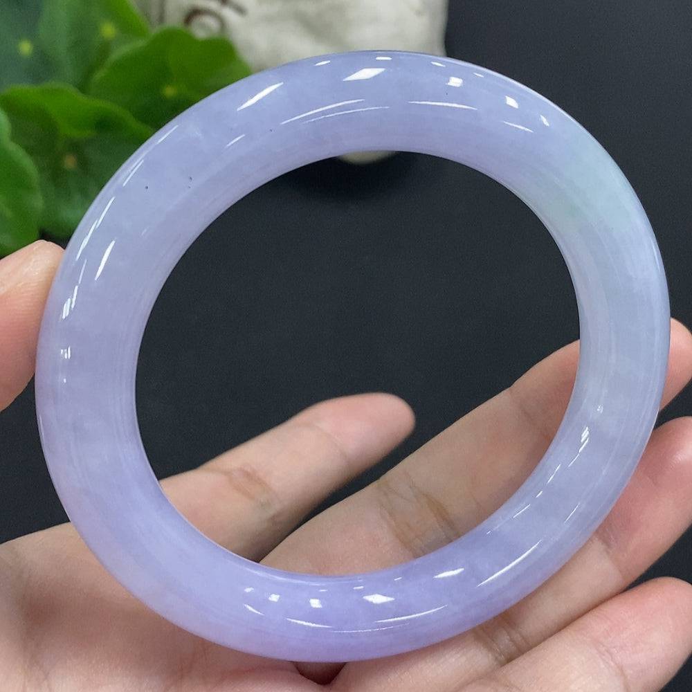 HUILIU HQ jadeite round bangle in size 56.6, featuring a smooth, polished surface and a total weight of approximately 66.9 grams.