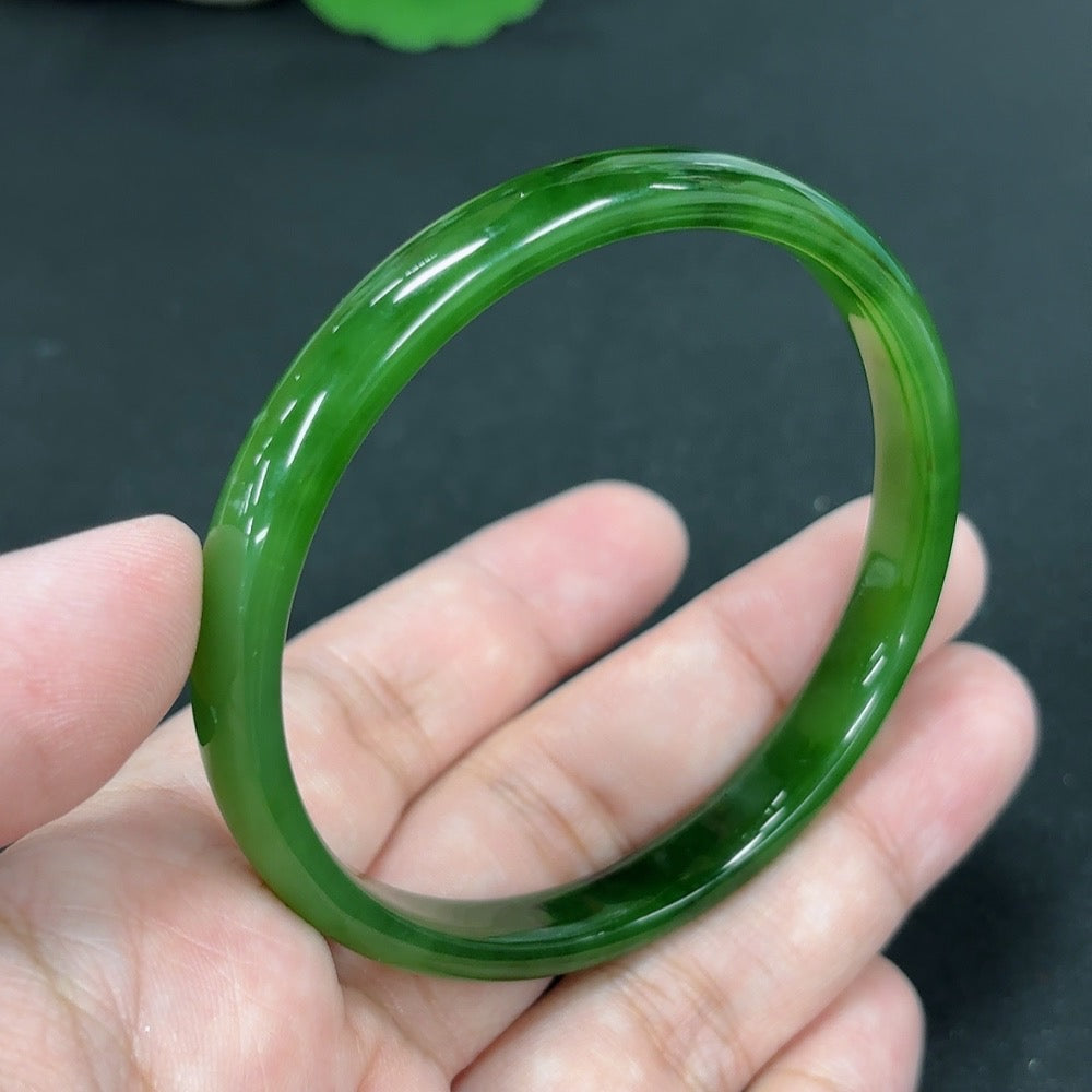 HKHQ Hetian Jade green round bracelet, size 57.2, featuring smooth jade beads, total weight approx. 20.4g.