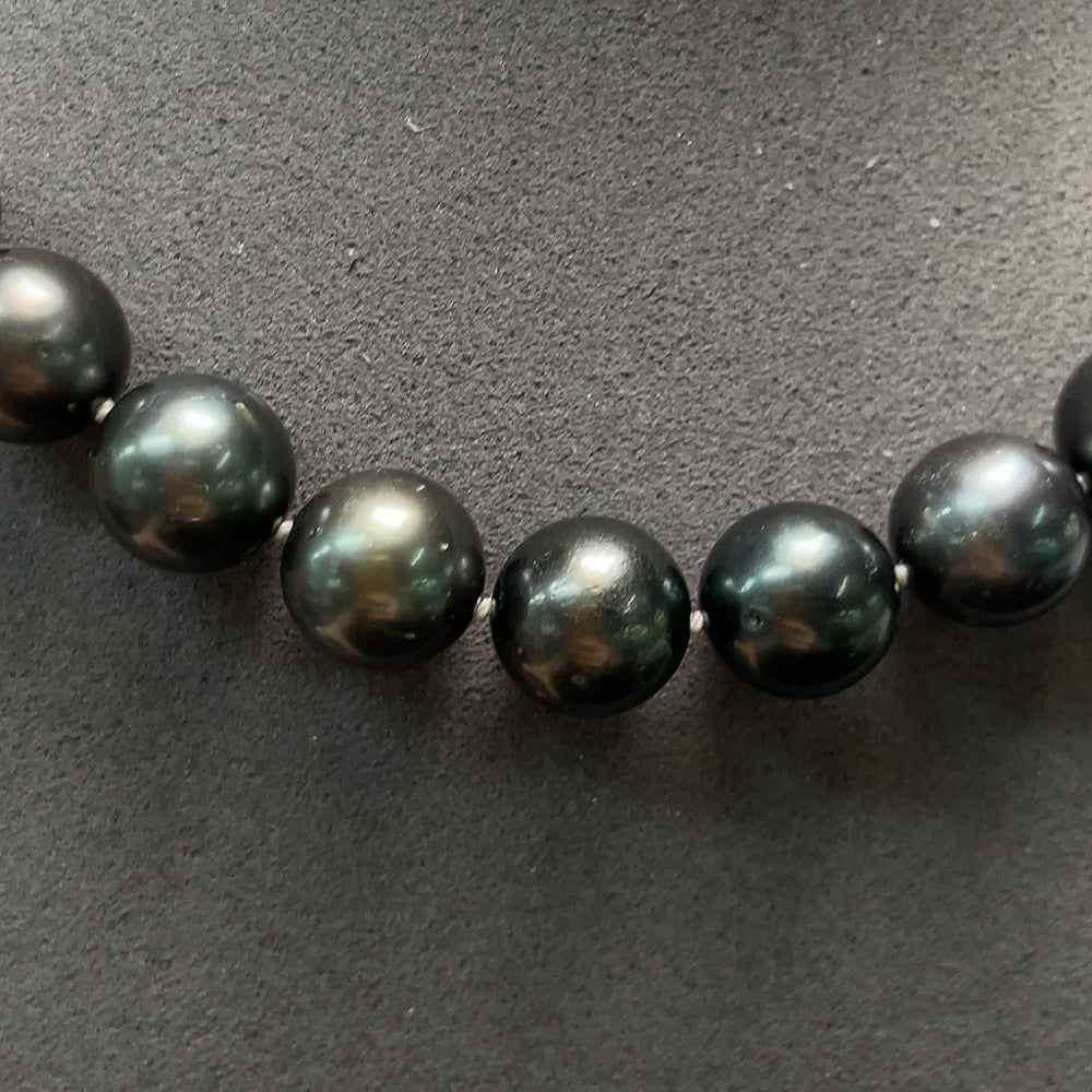 Seawater Pearl Necklace Non-Gold Total Weight Approx. 69.6g Size 8.8-11.7mm