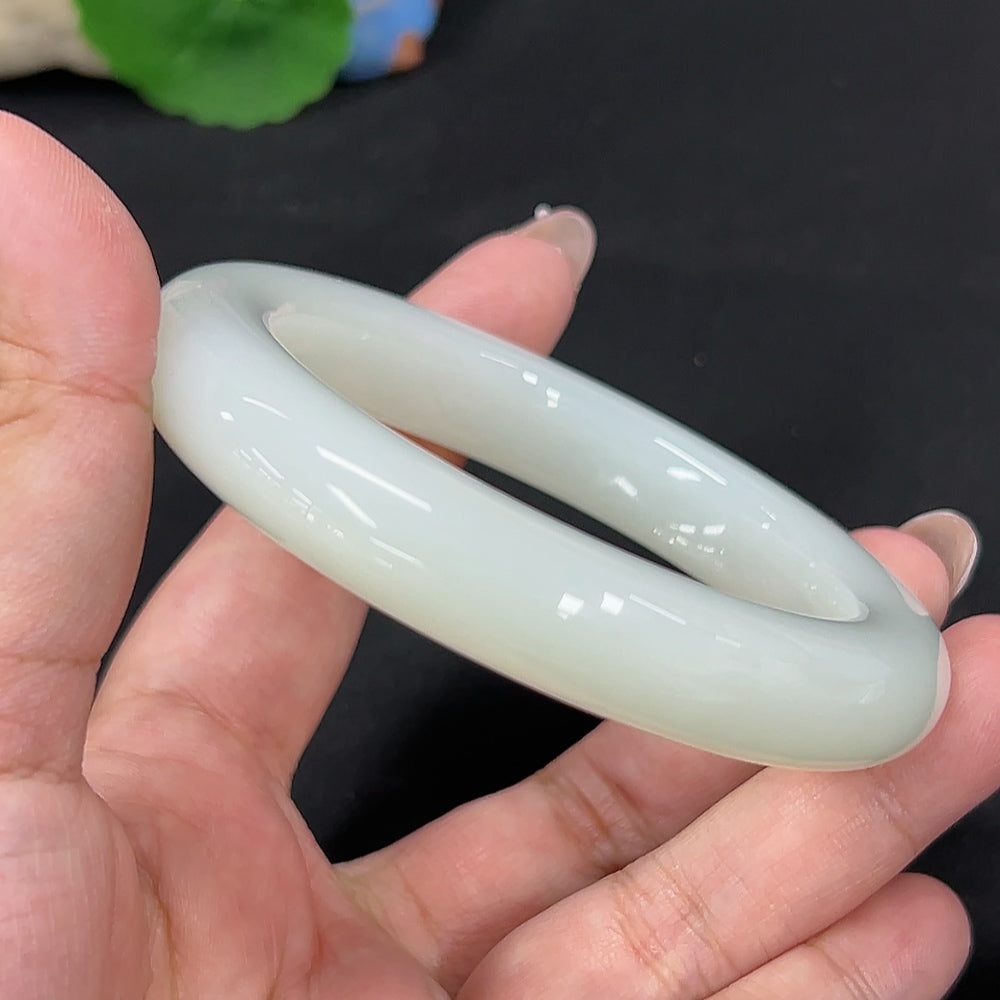 Hetian Jade Round Bracelet Size 59.2 Total Weight Approx. 78.5g