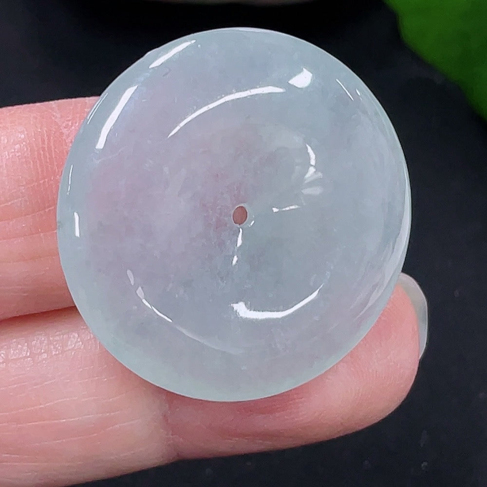 Jadeite Peace Knot Pendant, Total Weight Approximately 8.3 Grams