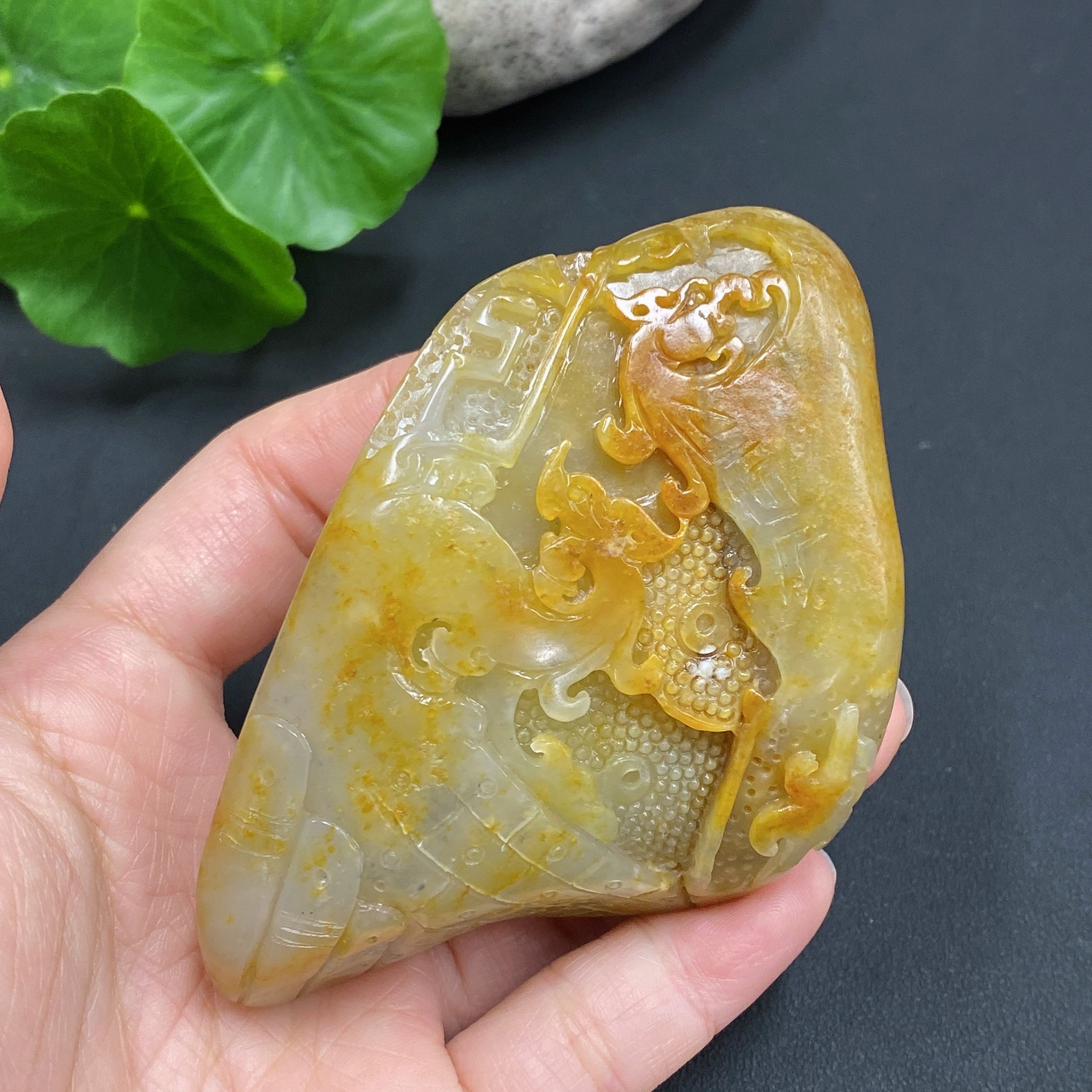 Hetian Jade Handheld Piece - Auspicious Beast, Total Weight Approx. 146.1g, Undetermined Skin Color Origin