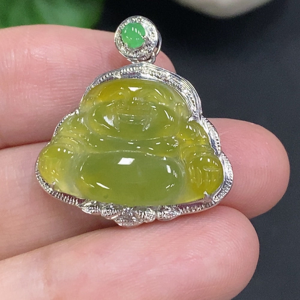 Jadeite Buddha pendant in 18K gold with diamond accents, crafted by HUILIU HQ, showcasing a detailed jade Buddha figure.