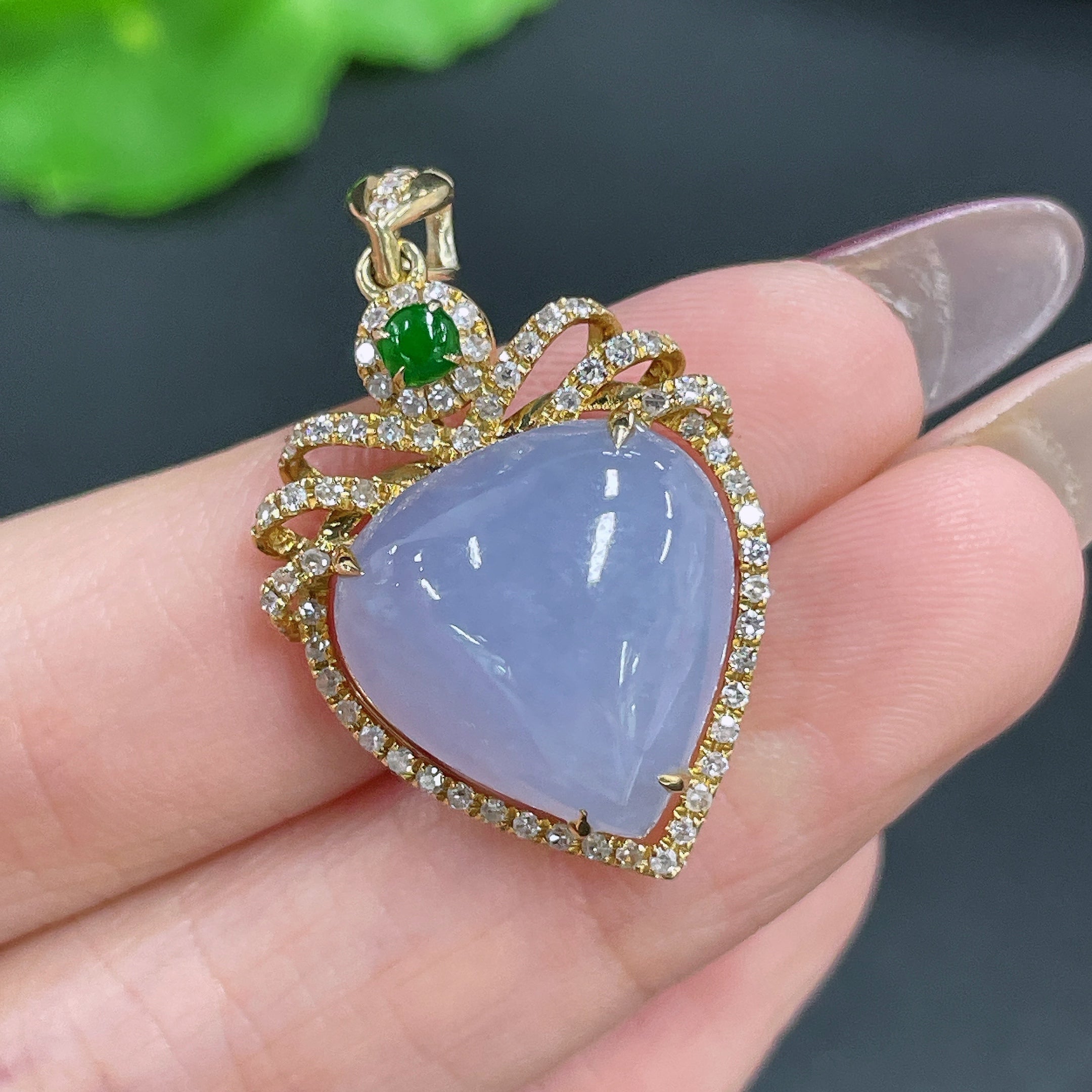 Jadeite Pendant 18k Gold Inlaid with Diamonds Total Weight Approx. 4.95g
