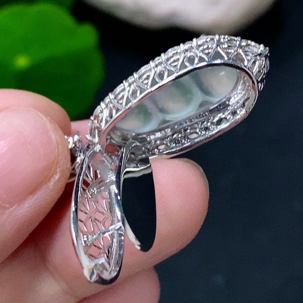 Jadeite Blessed Bean Pendant Set in 18k Gold with Diamond Accents, Total Weight Approximately 5.65g