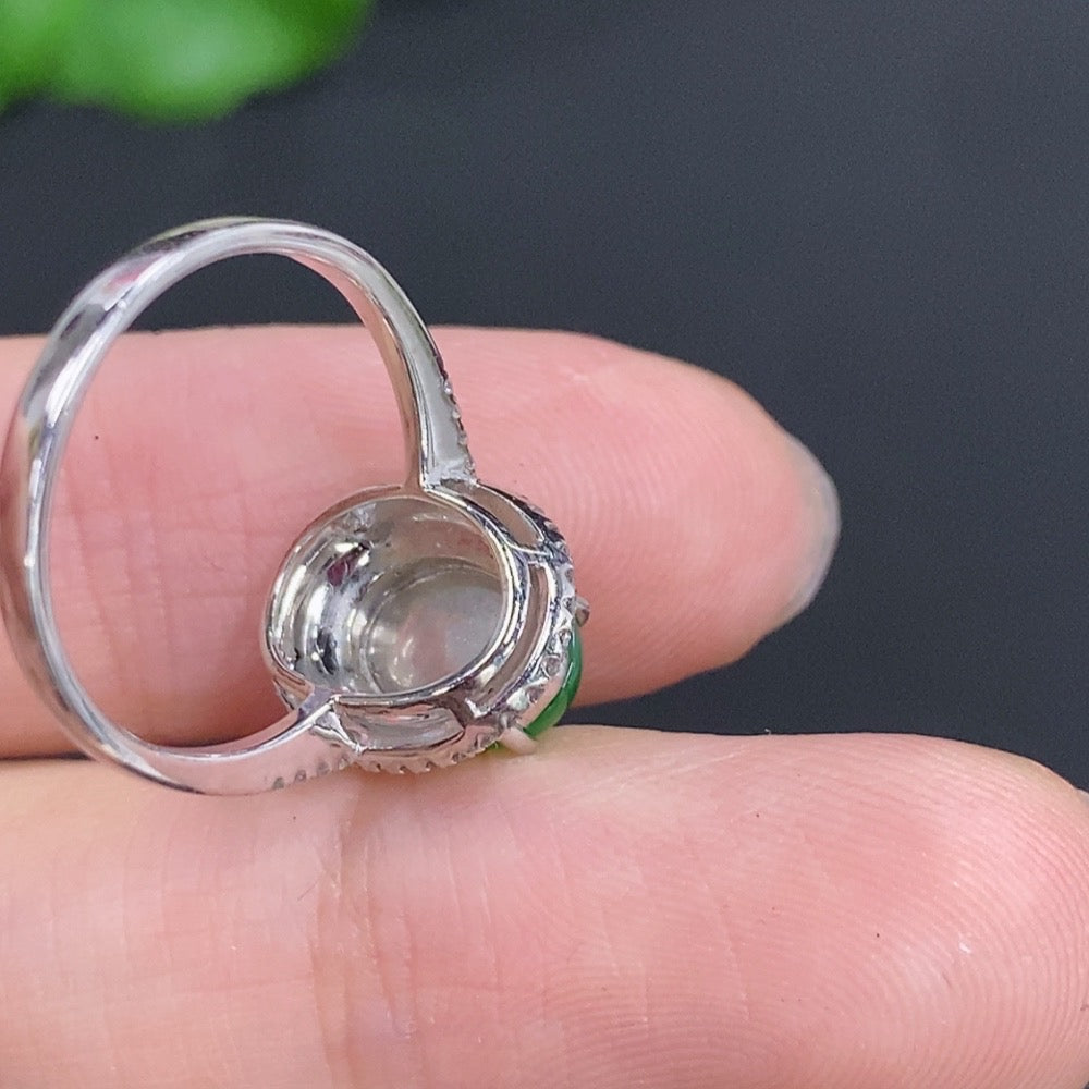 Jadeite Cabochon Ring 69% GoldWith Diamond Accents