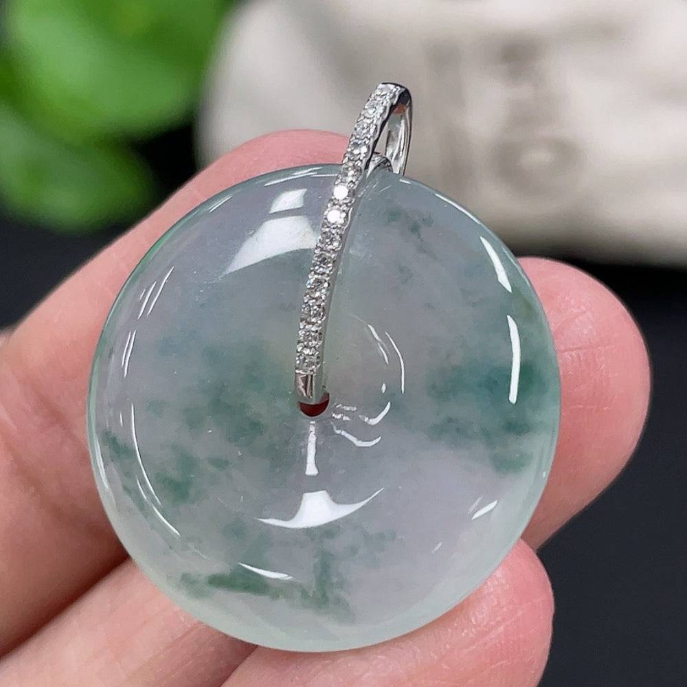 HUILIU HQ jadeite pendant with peace buckle design, 18k gold and diamond accents, weighing approximately 5.94g.