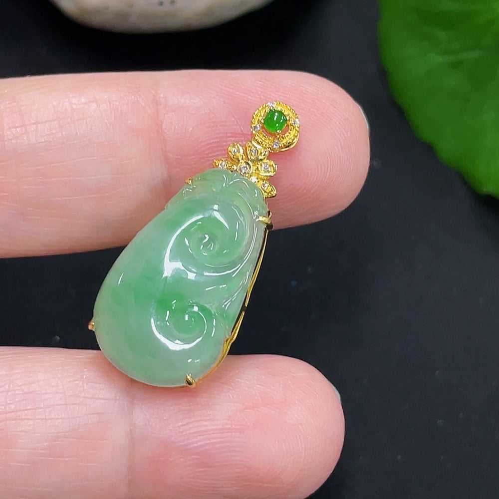 Jadeite Ruyi Pendant 18K Gold Total Weight Approx. 2.2g (With Diamond Accents)