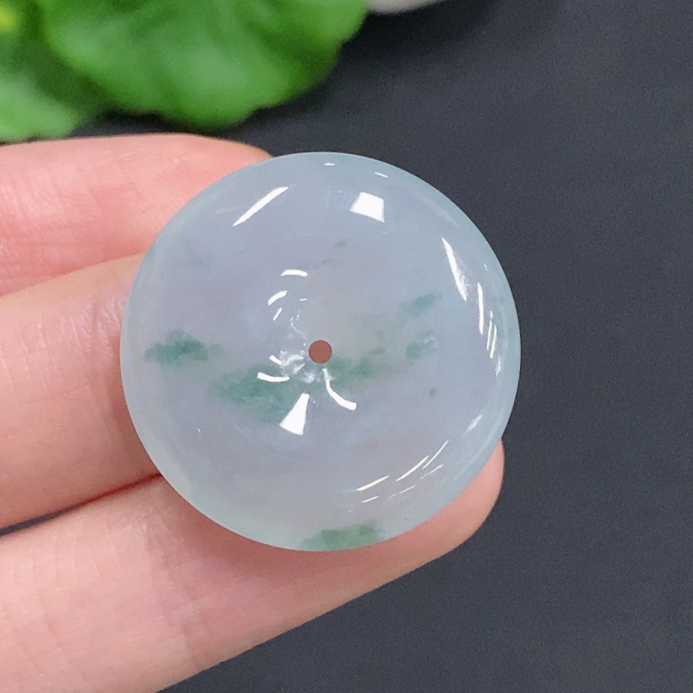 Jadeite Peace Knot pendant from HUILIU HQ, handcrafted jade jewelry with intricate knot design, weighing approximately 7.4 grams.