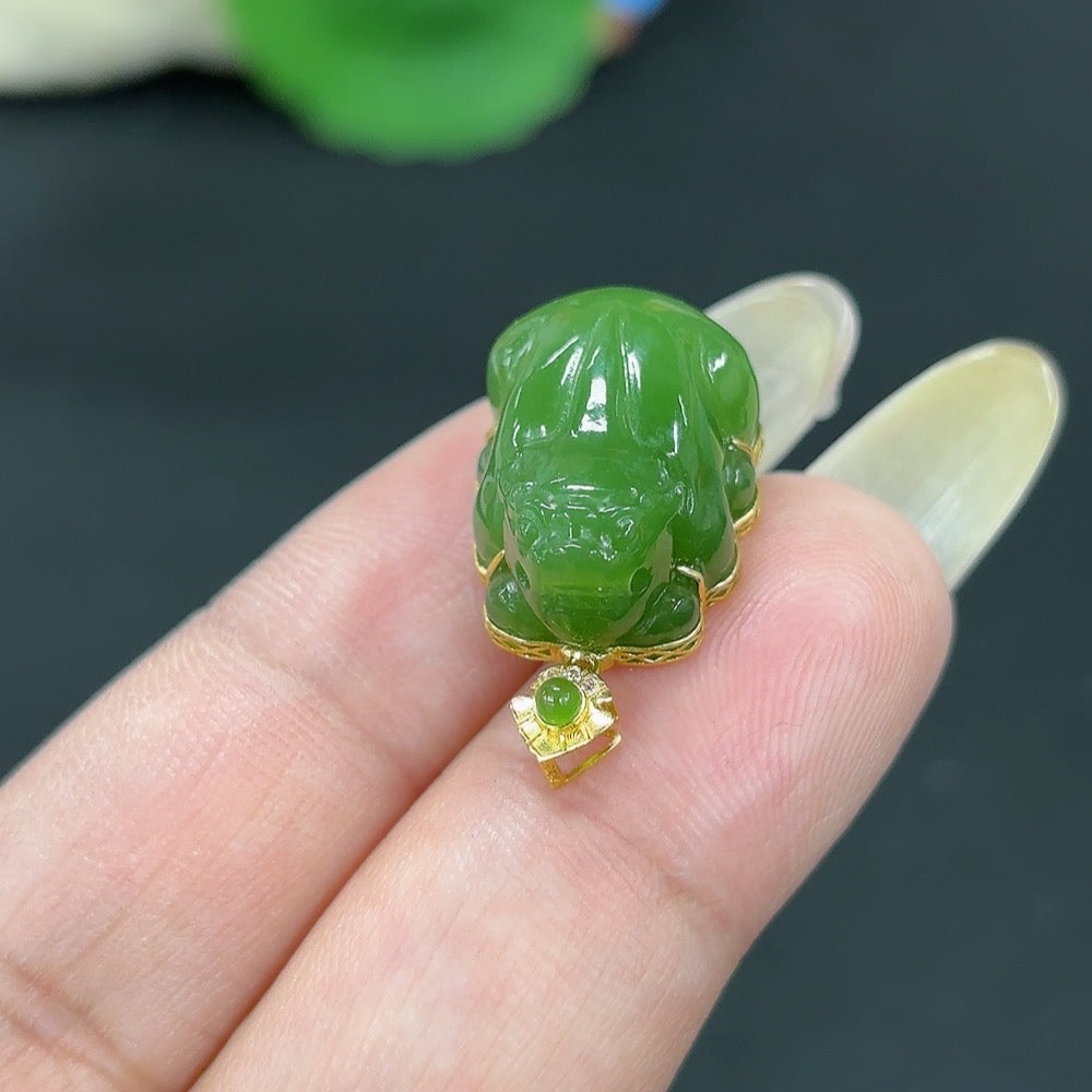 Hetian Jade Jasper Inlaid Pendant Auspicious Beast Total Weight Approx. 4.4g 18K Non-Diamond