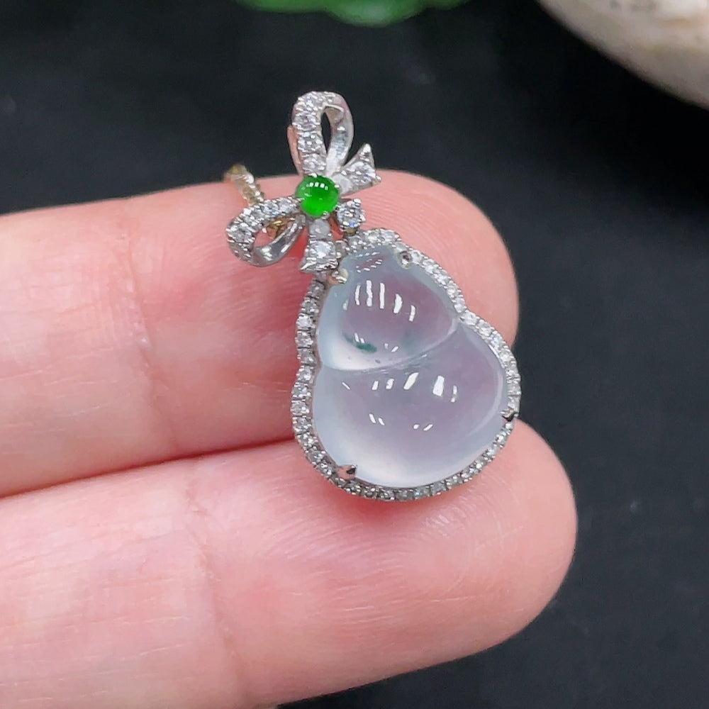 Jadeite Gourd Pendant with 18K Gold and Diamond Accents, Total Weight Approximately 4.7g (Including Chain)