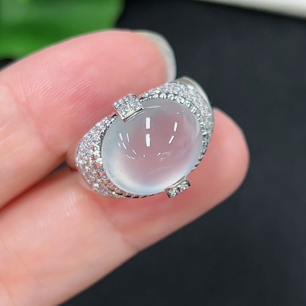HKHQ jadeite inlaid ring with 18K gold and diamond accents, showcasing intricate craftsmanship and elegant jewelry design.