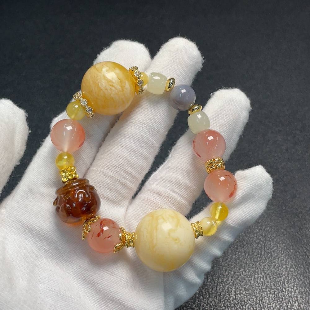 HUILIU HQ amber beeswax bracelet featuring Southern Red Agate and Hetian Jade beads, 21.2mm, natural gemstone jewelry.