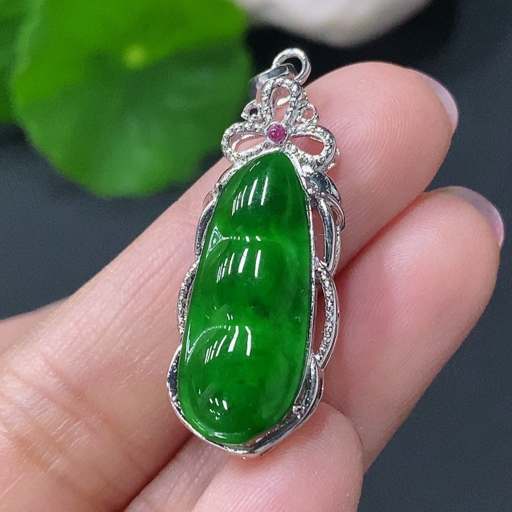 Jadeite Inlaid Lucky Bean Pendant AU44% Total Weight Approx.2.64g